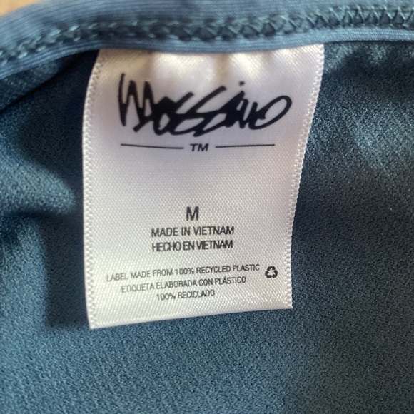 Mossimo triangle size Medium blue ribbed bikini top. {1077} - Picture 3 of 6